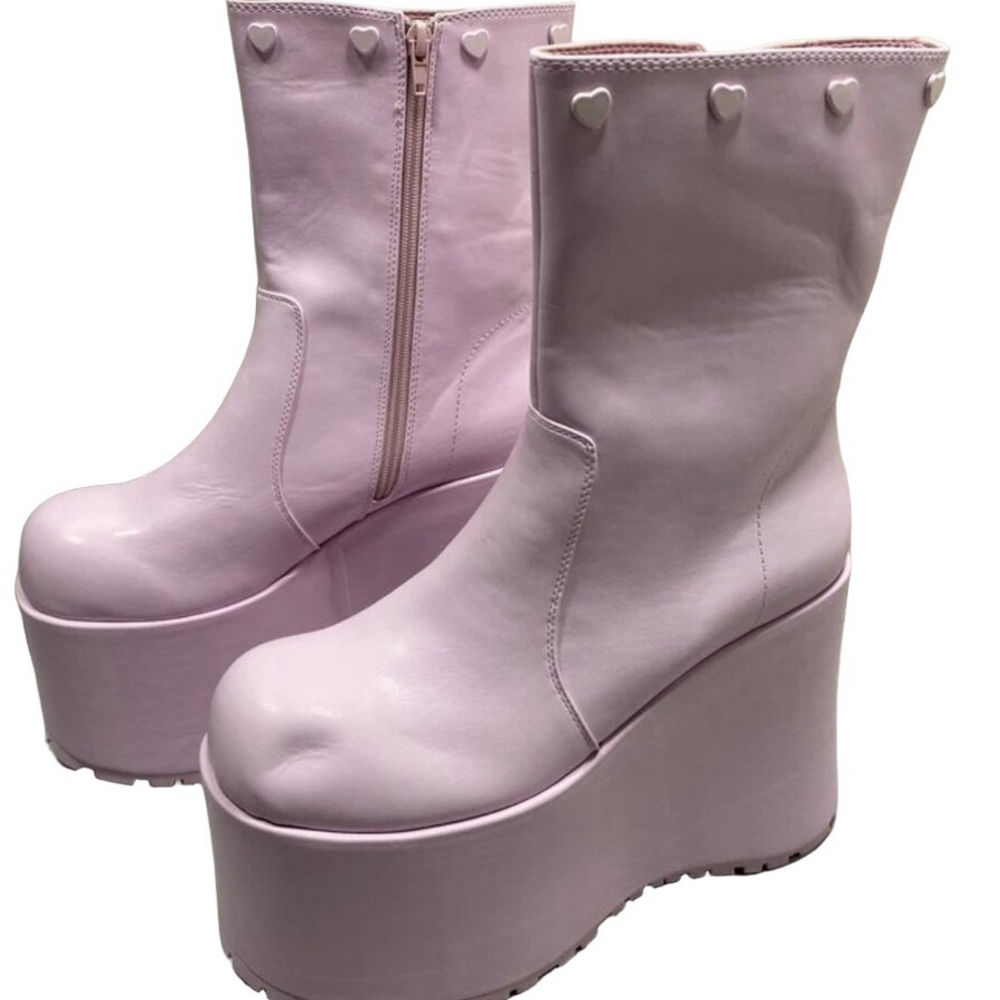 NEW SUGAR THRILLZ Women’s Snuggle Wonderland Boots Pink Size 10M – High Platform